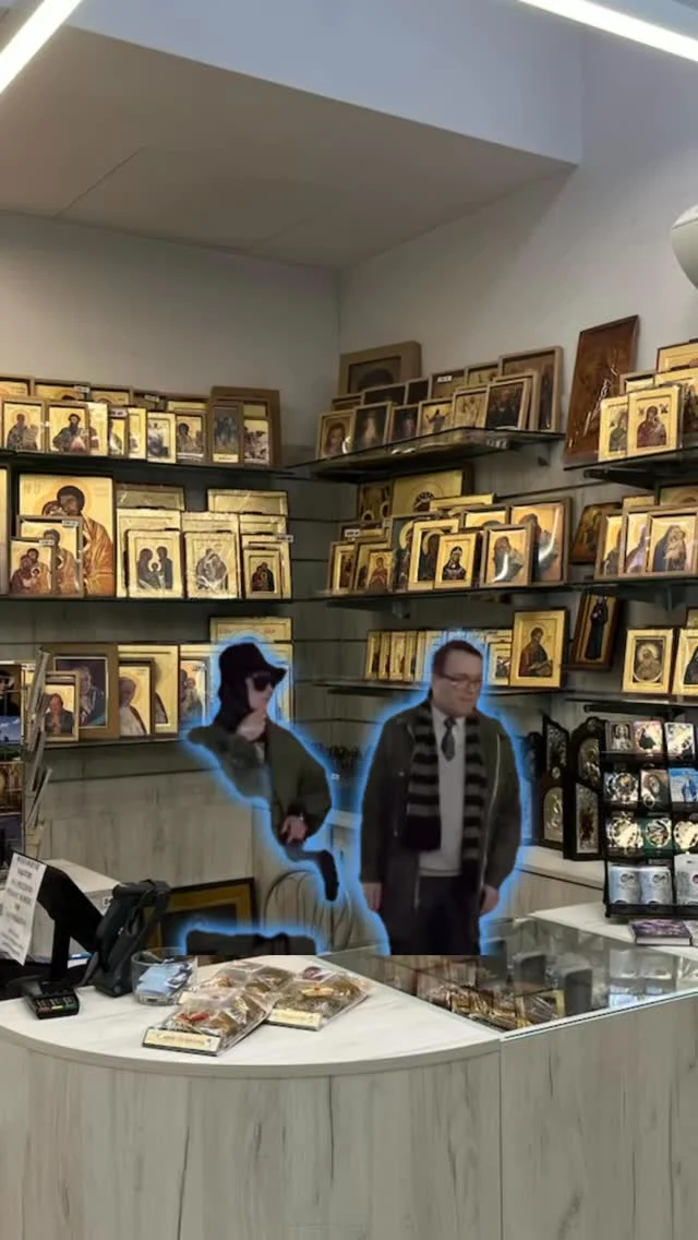 „Tu jest jakby luksusowo” 🤭❤️Szukasz prezentu na specjalną okazję? W naszym sklepie znajdziesz duży wybór ikon ✨💛https://sklep.faustyna.pl/kategoria-produktu/dewocjonalia/ikony/#ikony #dewocjonalia #pamiątki #prezent #łagiewniki