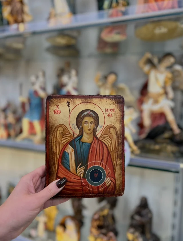 „W dzień św. Michała Archanioła widziałam tego wodza przy sobie, który mi powiedział te słowa: Zlecił mi Pan, abym miał o tobie szczególne staranie. Wiedz, że jesteś nienawidzona przez zło, ale nie lękaj się. Któż jako Bóg! I znikł. Jednak czuję jego obecność i pomoc.”Dz. 706🌿🌿🌿